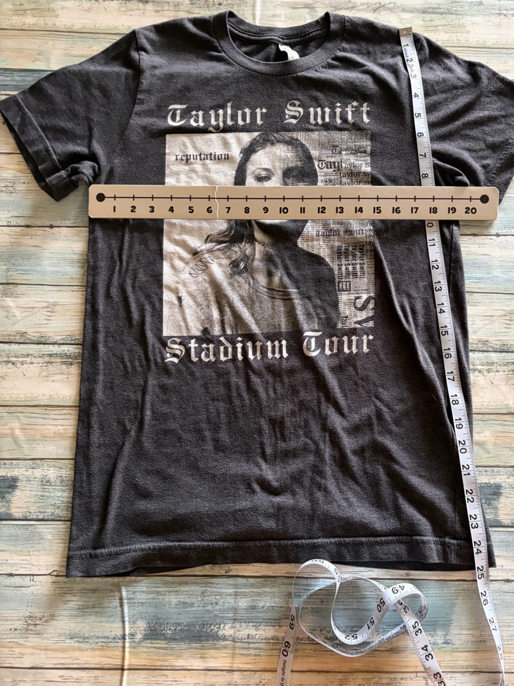 Taylor Swift Reputation Stadium Tour 2018 Dark Gray Size Small - Picture 5 of 6